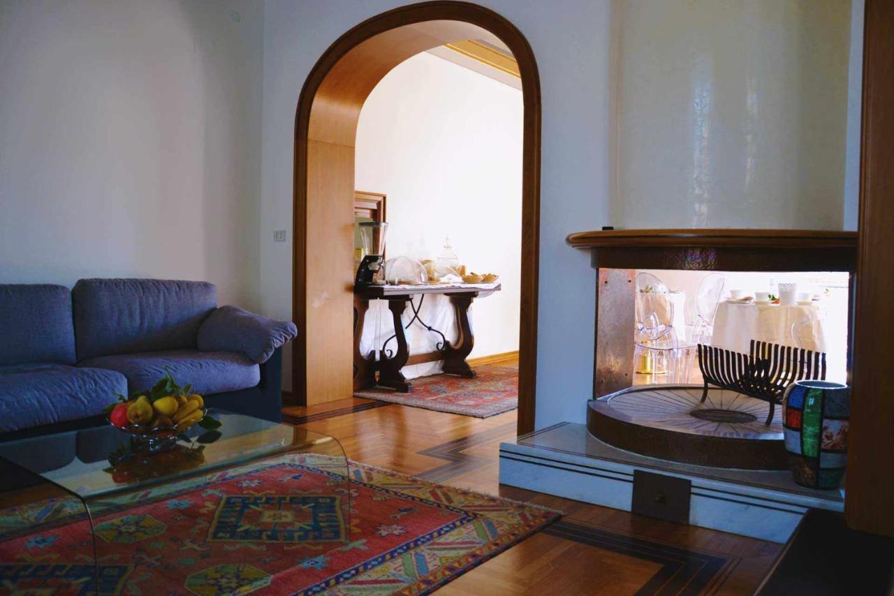 Bed and Breakfast Beb Cornelia Atri Exterior foto